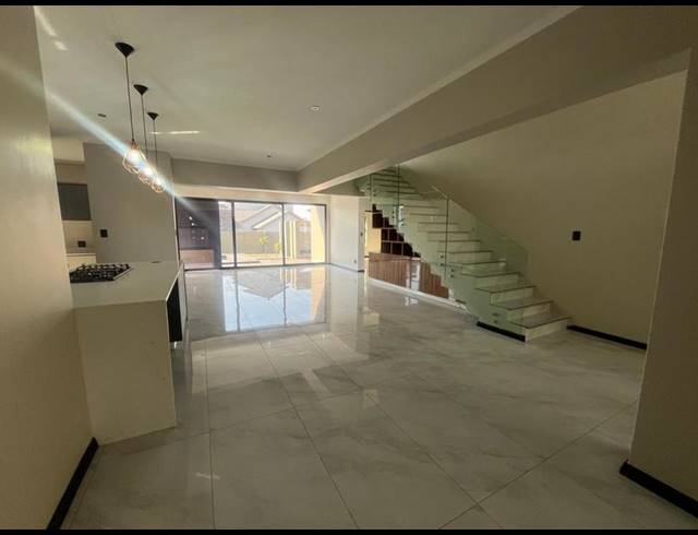 5 BEDROOM HOUSE FOR SALE IN SIX FOUNTAINS RESIDENTIAL ESTATE